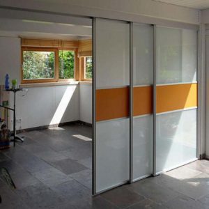 Раздвижная межкомнатная алюминиевая перегородка